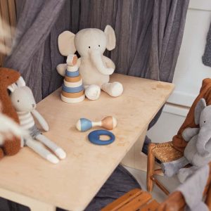 Knuffelen en spelen met Jollein