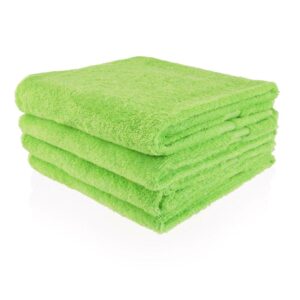 Handdoek met naam of tekst geborduurd - badhanddoek in lime groen