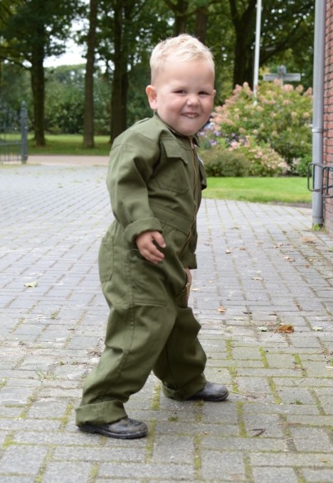 Størvik kinderoverall met naam geborduurd - olijfgroen 4