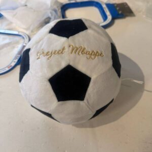 Mumbles pluche voetbal met naam geborduurd met uitwasbare hoes 1